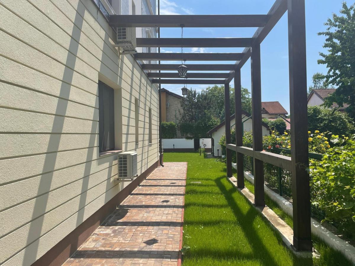 Iarca Inn Bucharest Exterior photo